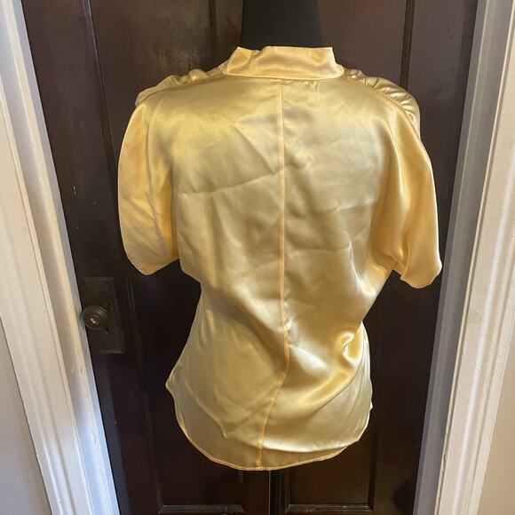WOMAN'S ANNE KLEIN SIZE 6 SILK Yellow Short Sleeve Shirt Gathered Satin - Picture 5 of 8